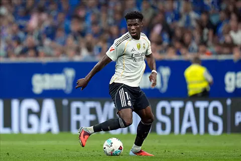 تشواميني.. من قاطرة دفاعية إلى صانع التوازن في ريال مدريد (تحليل)